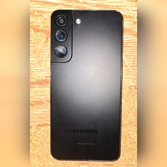 Samsung Galaxy S22 128GB - Picture 5 of 11